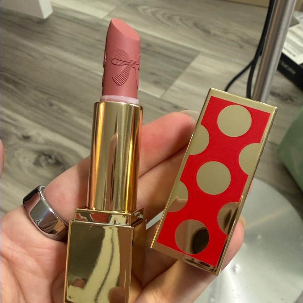 Estee Lauder Rosy Ribbon Lipstick